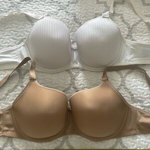 Moulded cup bra